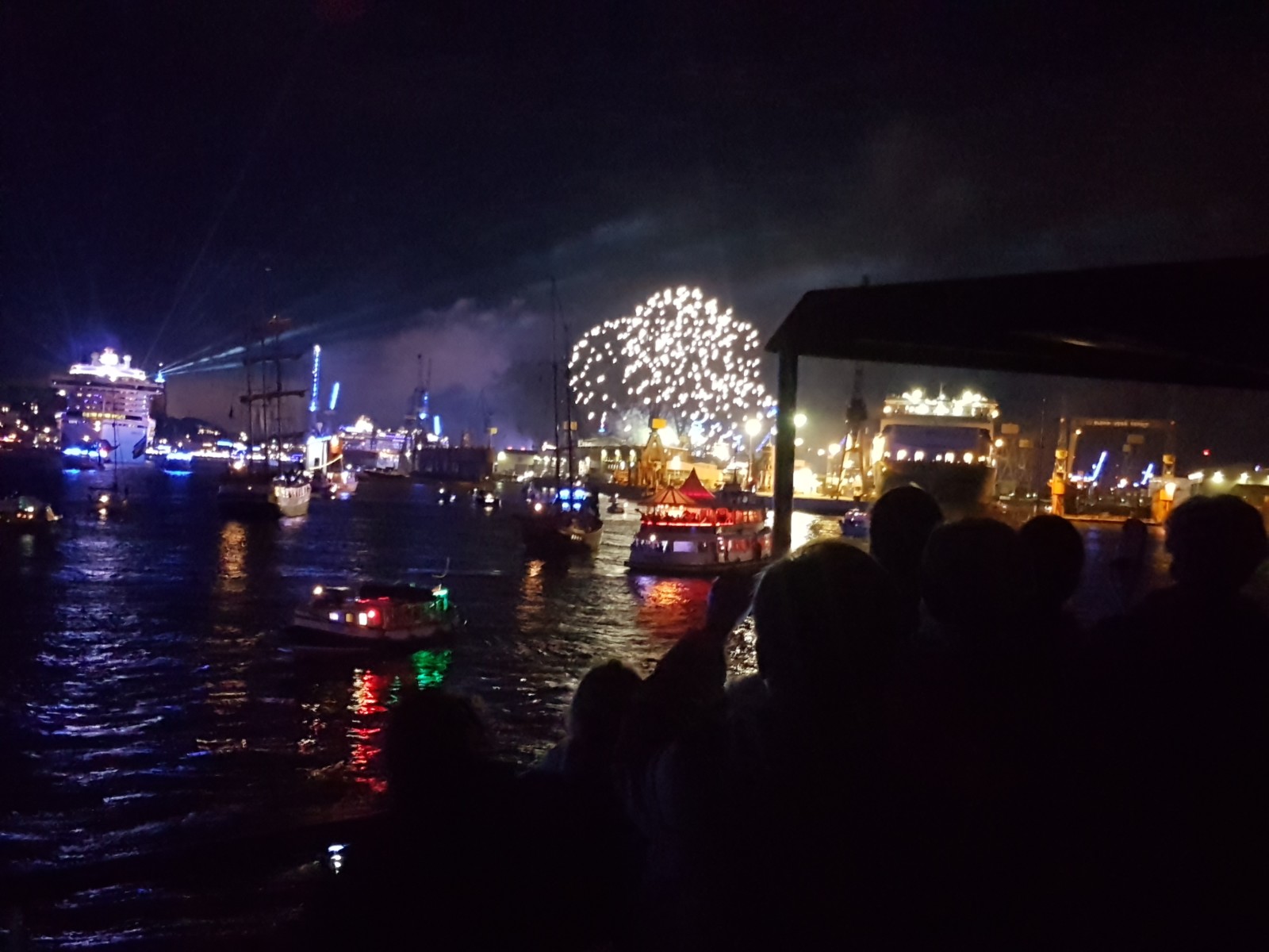 Feuerwerksfahrt des Hafengeburtstags - Union Reiseteam 